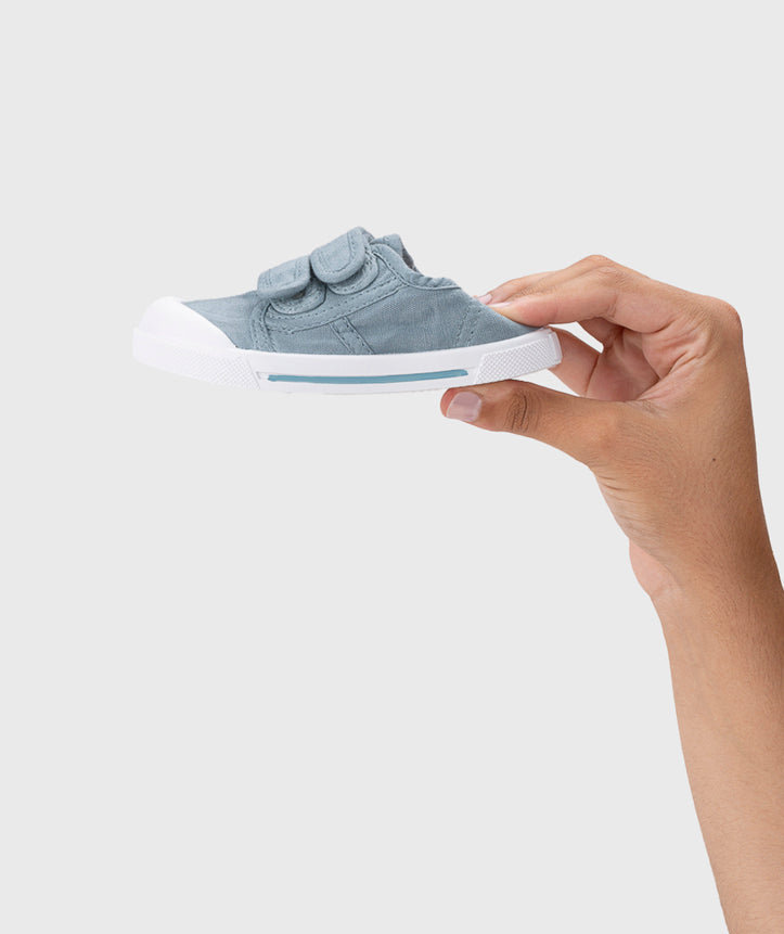 Igor Boy's And Girl's Canvas V Barefoot Shoes - Oceano