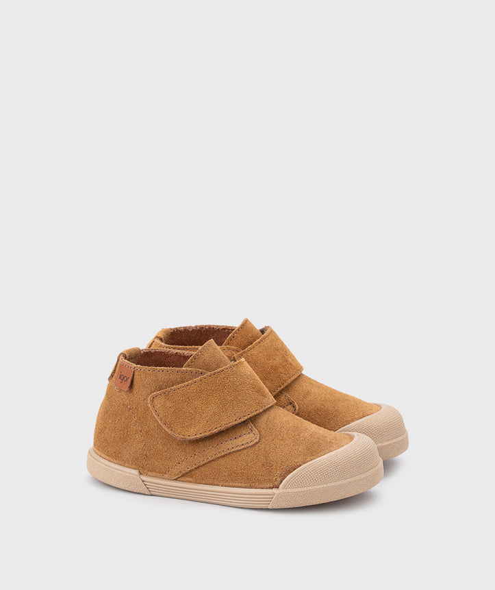 Igor Boy's and Girl's Barefoot Tui Chukka Boots - Cognac